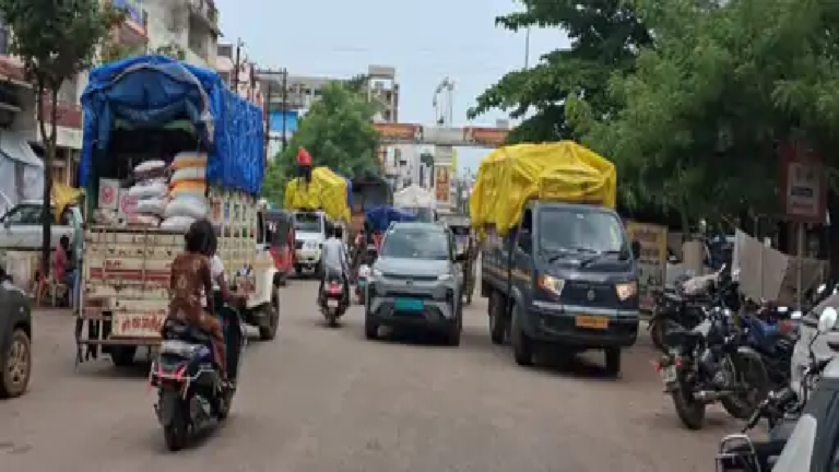राजनांदगांव : पुराने गंज चौक में बार-बार ट्रैफिक जाम होने से बढ़ती जा रही है परेशानी…