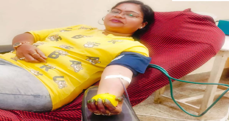 CG : महिला आरक्षक ने मासूम बच्चे के लिए किया 18वां स्वैच्छिक रक्तदान…