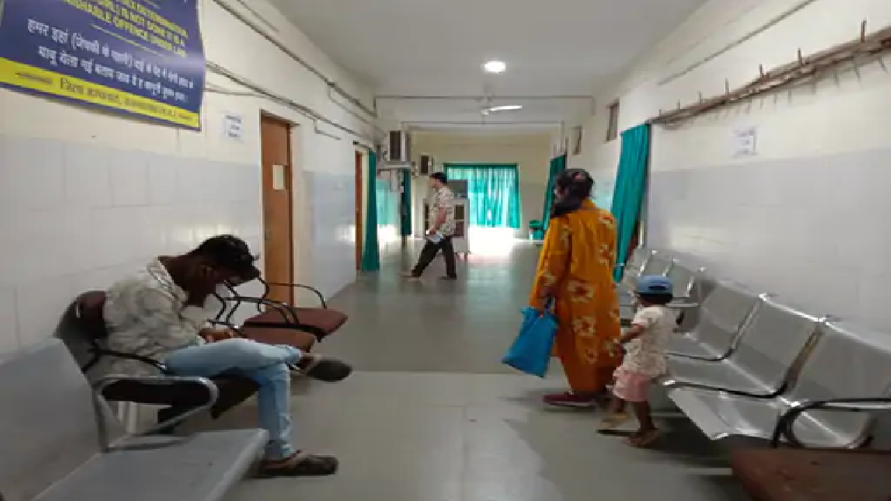 राजनांदगांव : सोनोग्राफी कराने लंबी वेटिंग, 20 दिन बाद की मिल रही तारीख, गर्भवतियां चक्कर लगा रहीं…