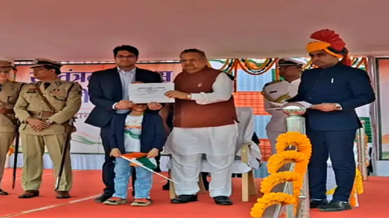 राजनांदगांव : चिकित्सा क्षेत्र में योगदान के लिए डॉ. प्रकाश खुंटे सम्मानित…