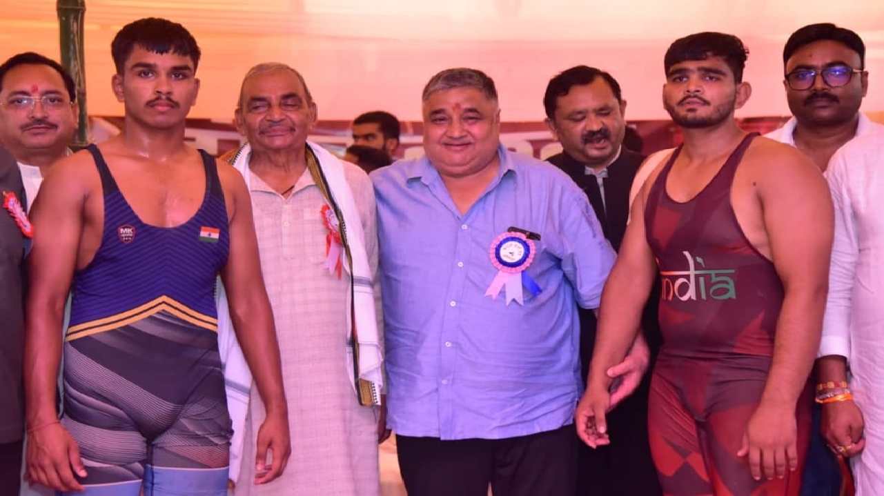 CG : नागपंचमी पर अंबिकापुर में कुश्ती प्रतियोगिता, पर्यटन मंत्री ने पहलवानों का बढ़ाया उत्साह…