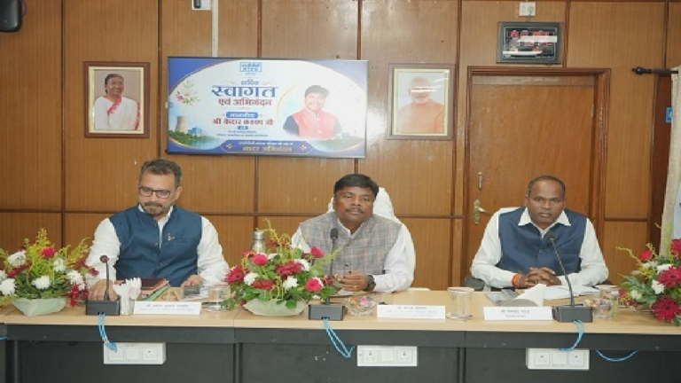 CG : खनन प्रभावित वन भूमि के पुनरुद्धार में वैज्ञानिक वानिकी को सर्वोच्च प्राथमिकता : वन मंत्री केदार कश्यप…