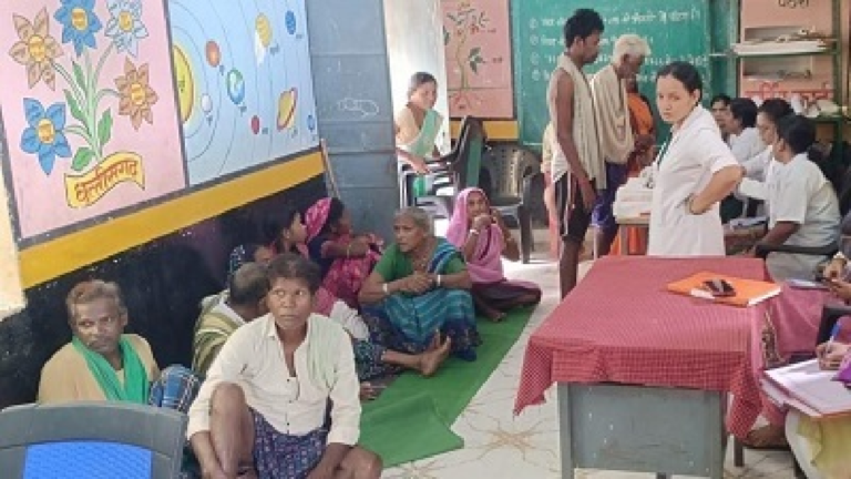CG : फरसवानी गांव में टीबी मुक्त भारत के स्वास्थ्य शिविर का आयोजन…