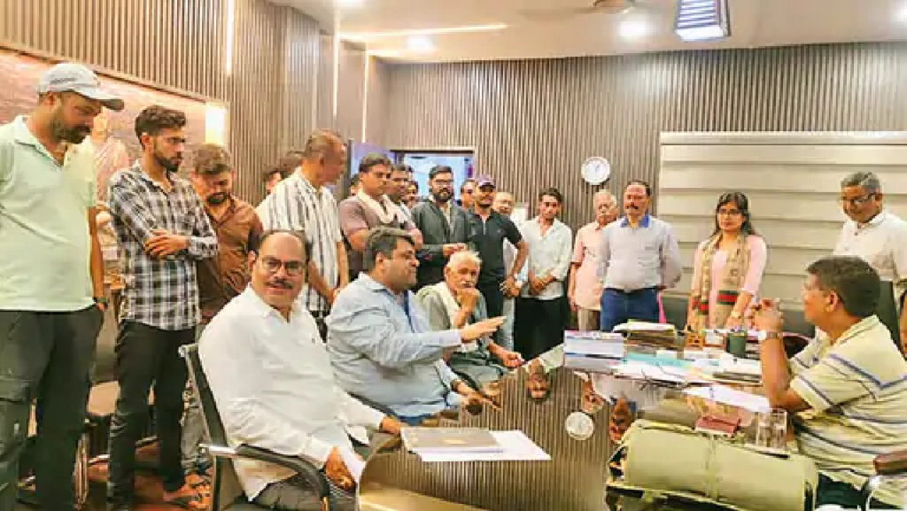राजनांदगांव : खेल मैदान में पौधरोपण का विरोध कलेक्टर से सुरक्षित रखने की मांग…