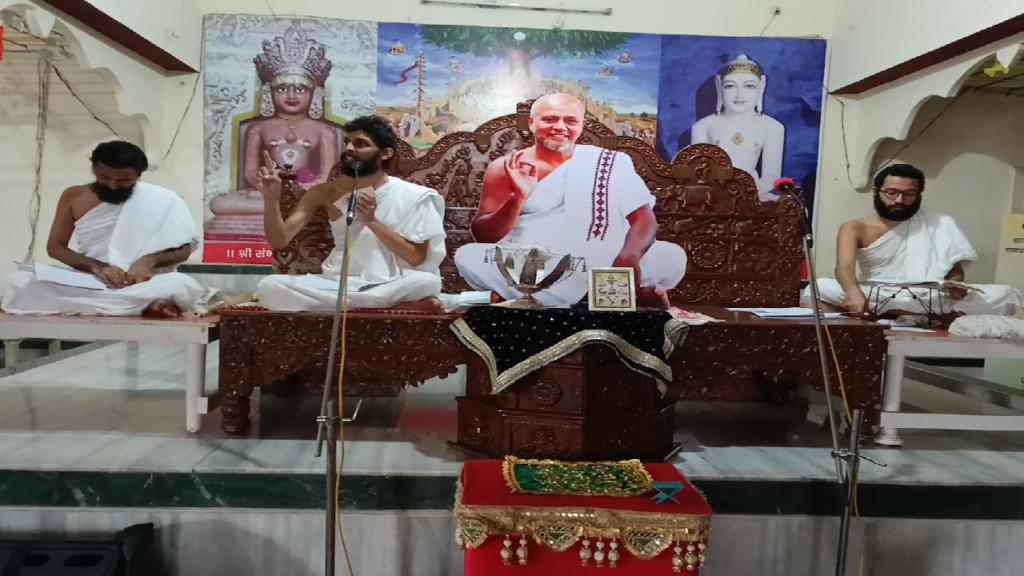 CG : गलत संगत से समय, संस्कार और लक्ष्य तीनों बिगड़ते हैं : मुनि संवेगसागर…