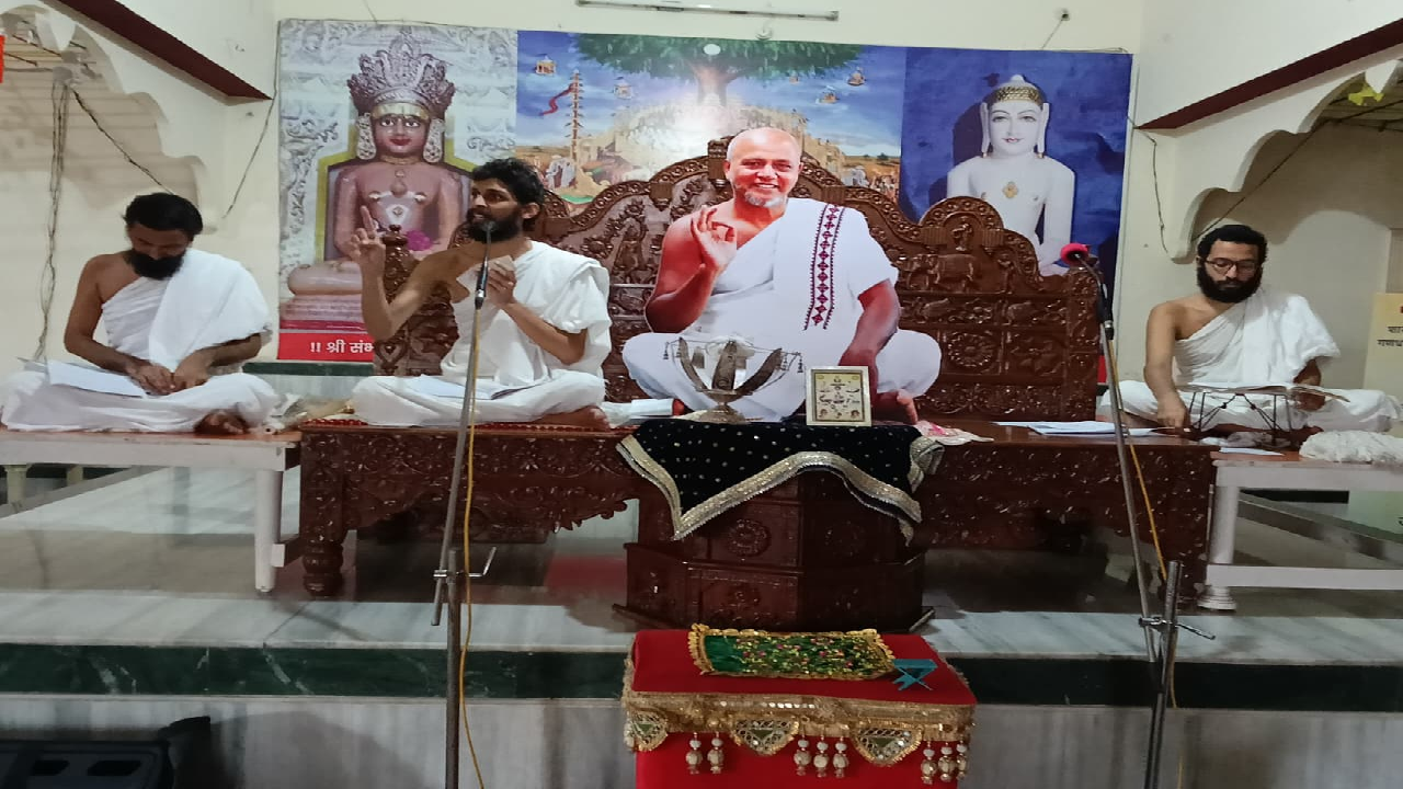 CG : गलत संगत से समय, संस्कार और लक्ष्य तीनों बिगड़ते हैं : मुनि संवेगसागर…