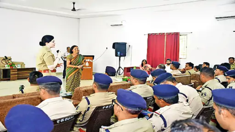 राजनांदगांव : तनाव प्रबंधन के लिए रक्षित केंद्र में हुआ विशेष सत्र…