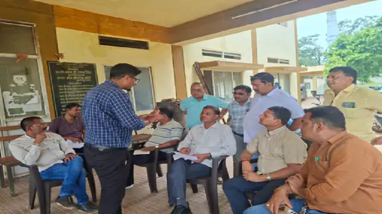 राजनांदगांव : महापौर ने फिल्टर प्लांट संचालक से कहा- व्यवस्था दुरुस्त करें…