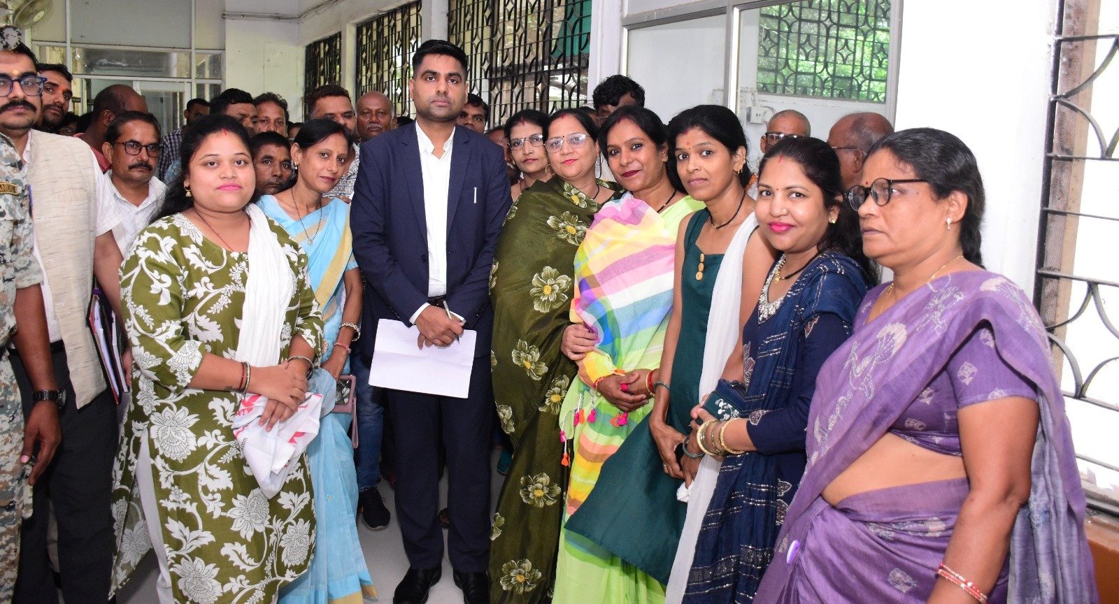 राजनांदगांव : जनदर्शन में पार्किंग एरिया में अवैध अतिक्रमण हटाने के आवेदन पर की गई त्वरित कार्रवाई