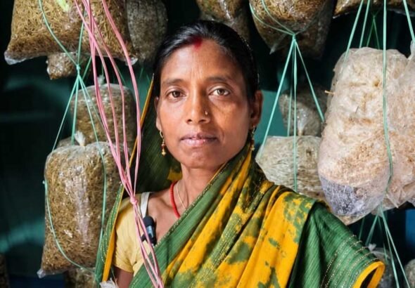 Mahila_02222.jpg