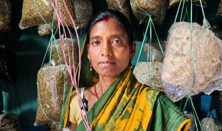 Mahila_02222.jpg