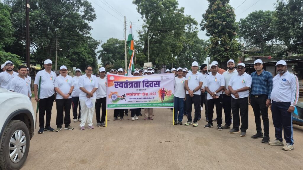 मोहला : अपनी जड़ों से जुड़े रहें, विकास में दें योगदान-कलेक्टर प्रजापति