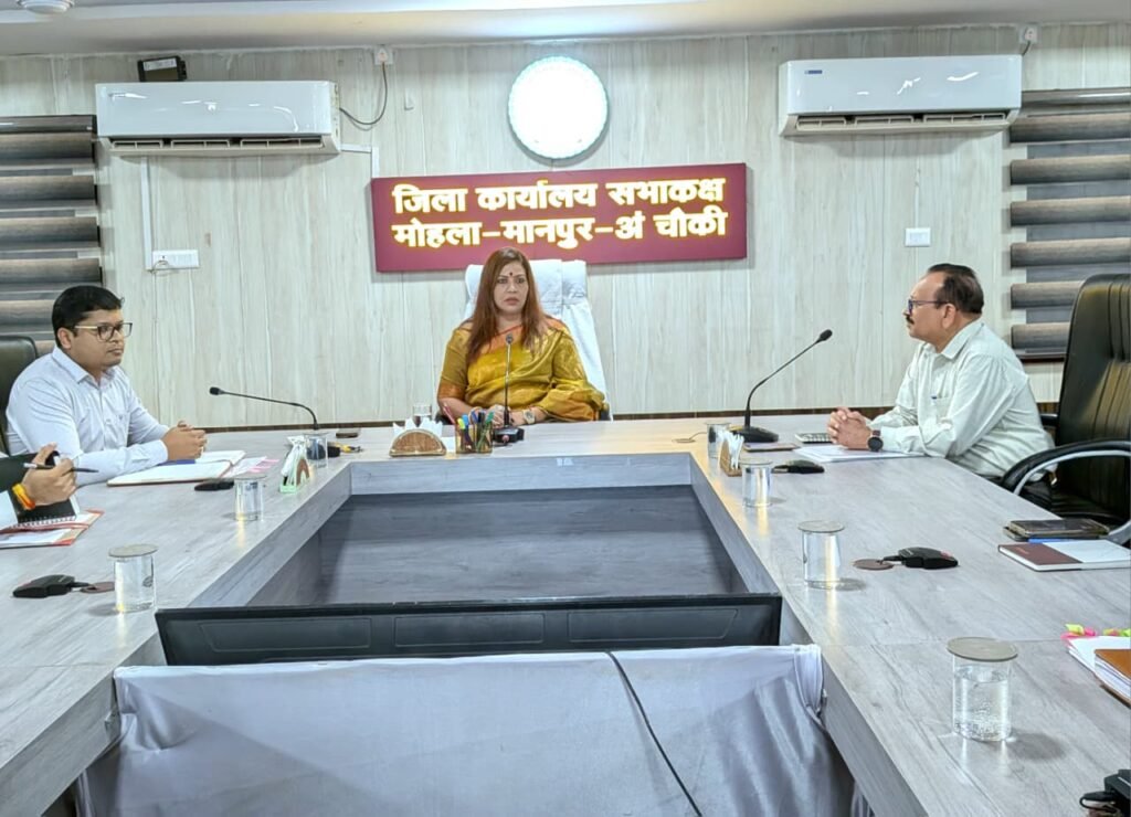 मोहला : प्राकृतिक खेती को बढ़ावा देने किसानों को करें प्रोत्साहित - कलेक्टर तनुजा सलाम - योजनाओं की जानकारी एवं किसानों को जागरूक करने बनाएं संयुक्त कार्ययोजना