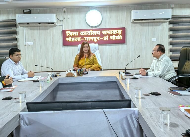 मोहला : प्राकृतिक खेती को बढ़ावा देने किसानों को करें प्रोत्साहित - कलेक्टर तनुजा सलाम - योजनाओं की जानकारी एवं किसानों को जागरूक करने बनाएं संयुक्त कार्ययोजना