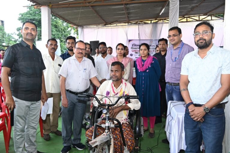 मोहला : समाज कल्याण विभाग ने मानपुर में लगाया दिव्यांग प्रमाणीकरण एवं यूडीआईडी निर्माण शिविर