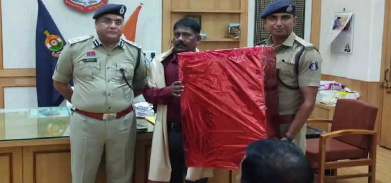 CG : दुर्ग पुलिस में सेवानिवृत्त अधिकारियों को सम्मानपूर्वक विदाई, SSP ने दी बधाई …