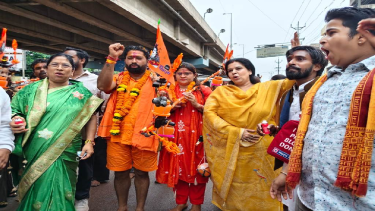 CG : कांवड़ यात्रियों की सेवा के लिए रेड ड्रॉप और हाईटेक हॉस्पिटल ने लगाया स्वास्थ्य शिविर…