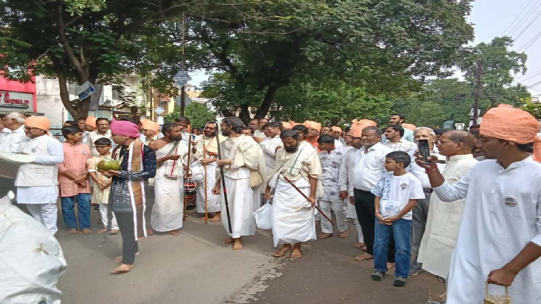 CG : विवेकानंद नगर से सैकड़ों श्रद्धालुओं ने की गिरनार तीर्थ की भाव यात्रा…