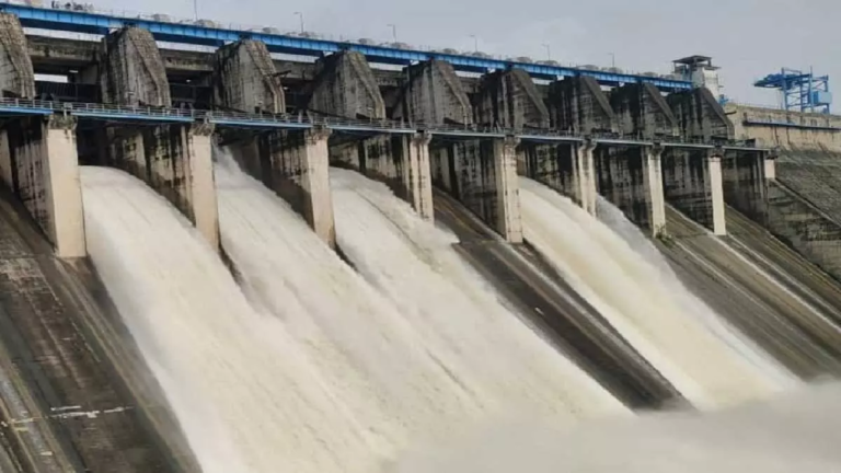 CG : मिनीमाता बांगो बांध के 7 गेट से पानी छोड़ा जा रहा …