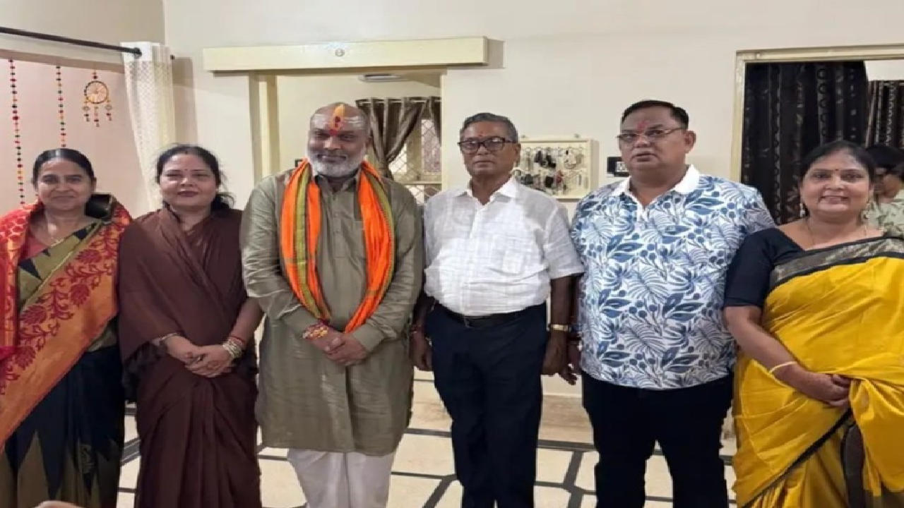 CG : रक्षाबंधन स्नेह, विश्वास और अपनापन का उत्सव: ललित चंद्राकर …CG : रक्षाबंधन स्नेह, विश्वास और अपनापन का उत्सव: ललित चंद्राकर …CG : रक्षाबंधन स्नेह, विश्वास और अपनापन का उत्सव: ललित चंद्राकर …CG : रक्षाबंधन स्नेह, विश्वास और अपनापन का उत्सव: ललित चंद्राकर …