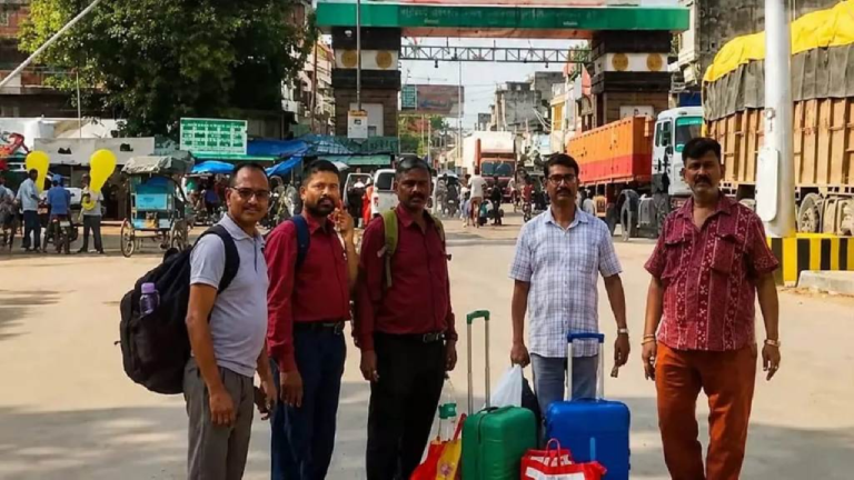 CG : चाय की चुस्की बनी जिंदगी की ढाल! नेपाल की बाढ़ में बाल-बाल बचे रायपुर के 5 दोस्त …