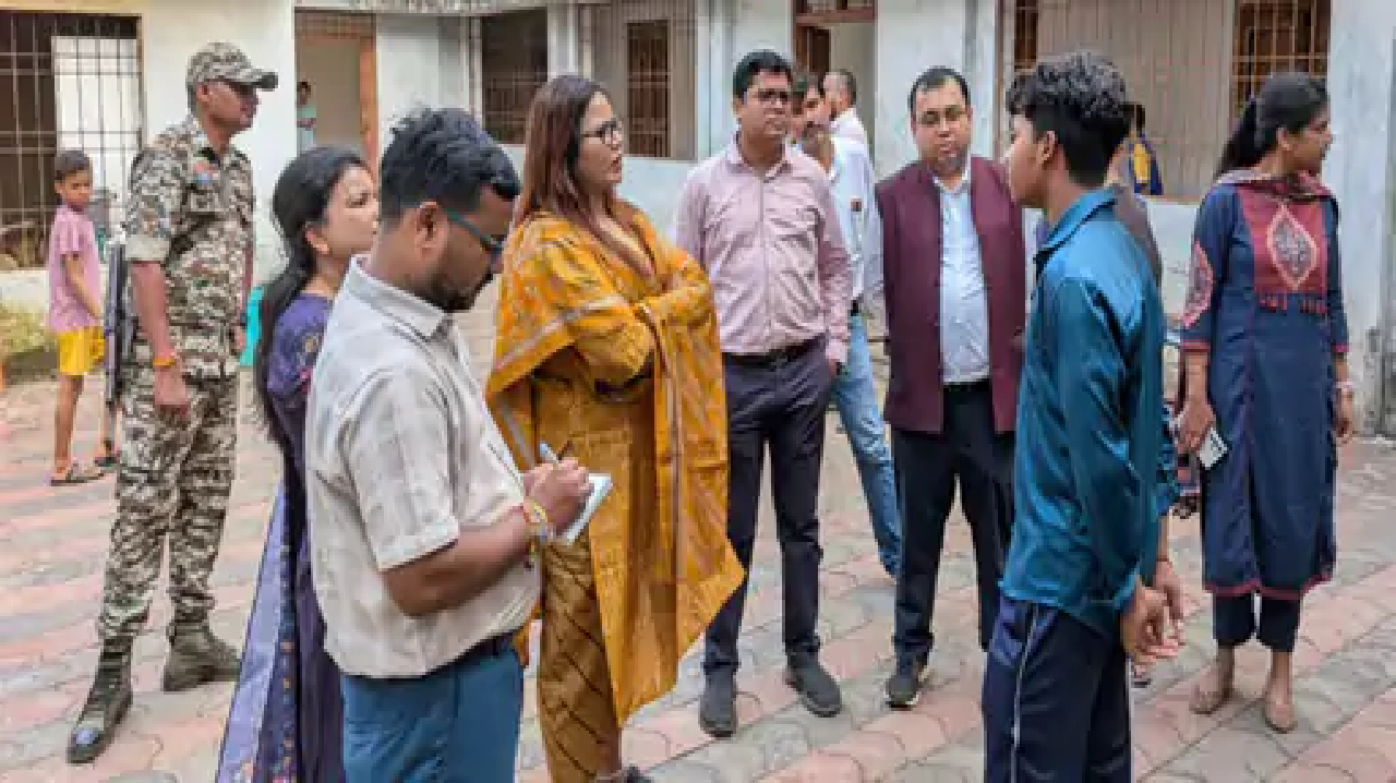 मोहला : उद्यान में पौधों की उपलब्धता की जानकारी ली…