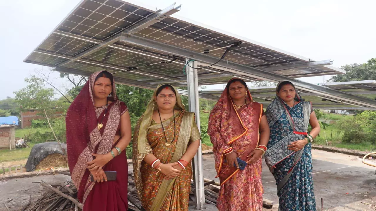 CG : बिहान की सोलर दीदियों ने बढ़ाया आत्मनिर्भरता की ओर कदम…