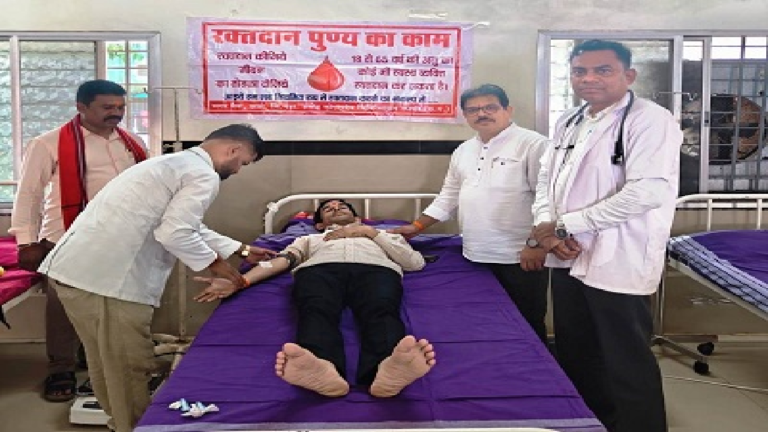 CG : नरहरपुर में रक्तदान शिविर आयोजित, 28 युवाओं ने किया रक्तदान…