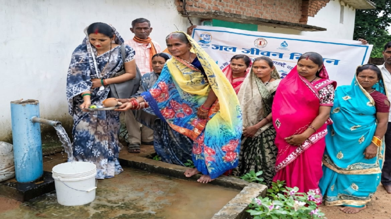 CG : सेवा की कहानी : उड़ीसा सीमा से लगे आदिवासी बहुल गांव में जल जीवन मिशन ने आसान की पानी की राह