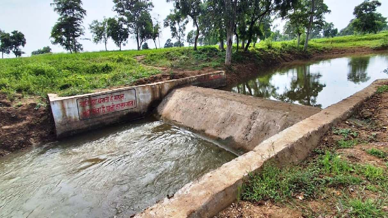 CG : सेवा संकल्प अभियान: सेवा की कहानी- चेकडेम ने बदली गांव की तस्वीर, खेती को मिला सिंचाई का सहारा ﻿