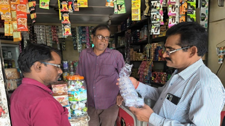 CG : राधिका नगर में नियमों का उल्लंघन करने वालों पर निगम की चालानी कार्रवाई…
