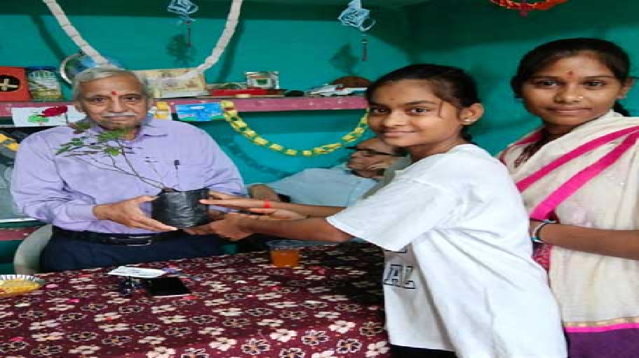CG : सुधा ओपन स्कूल में शिक्षक दिवस पर शिक्षकों का सम्मान, विद्यार्थियों ने संभाली कार्यक्रम की कमान…