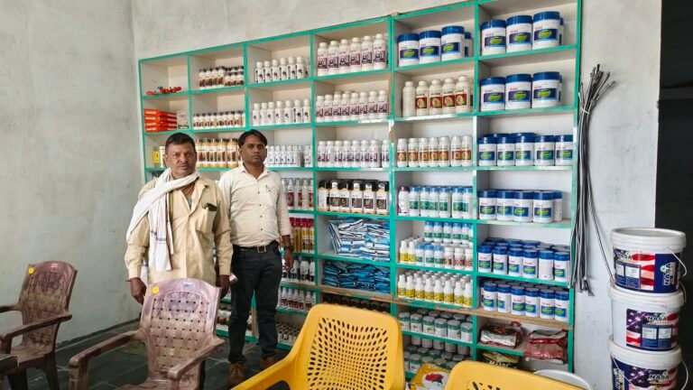  मोहला : नियम विरुद्ध व्यापार पर उर्वरक एवं कीटनाशी विक्रेताओं पर कार्रवाई