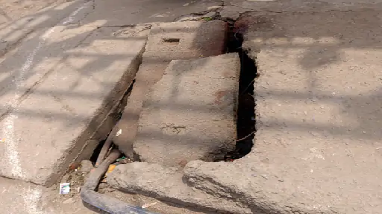 राजनांदगांव : सर्विस लेन किनारे खुली नालियों से खतरा बढ़ गया …