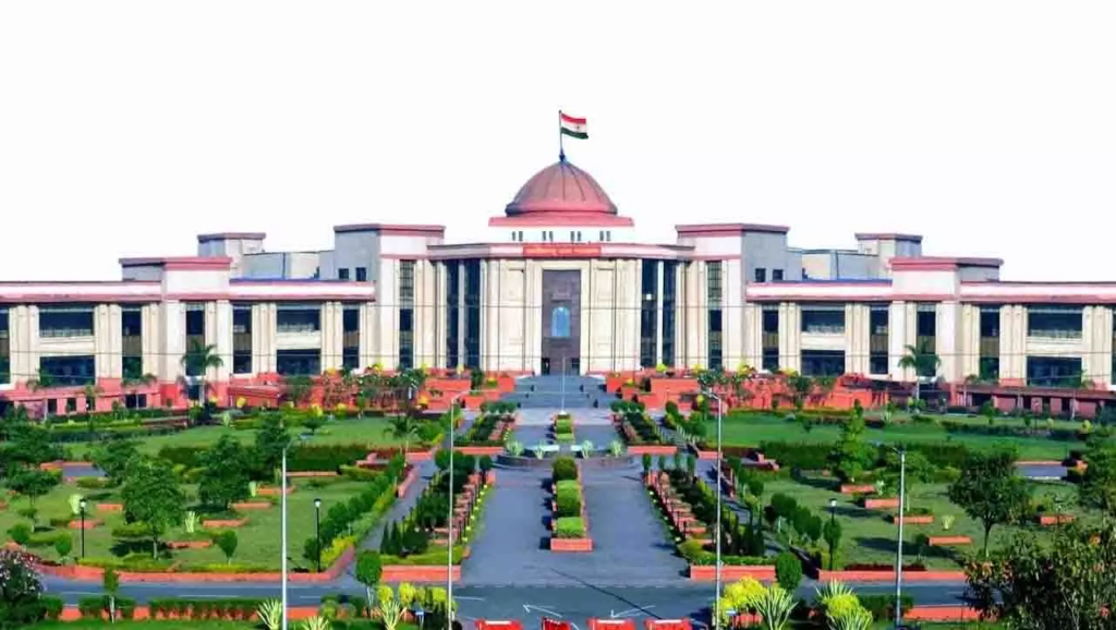CG : बिलासपुर हाईकोर्ट में आज से नया रोस्टर…
