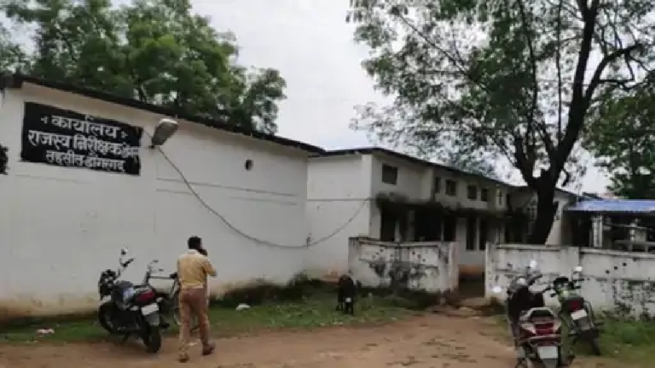 राजनांदगांव : अब उपकोषालय से नहीं मिलेगा स्टाम्प स्ट्रांग रूम जिला कोषालय में होगा शिफ्ट ...