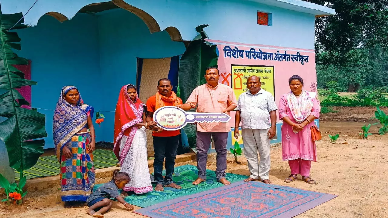 CG : प्रधानमंत्री आवास योजना से जशपुर के ग्रामीण परिवारों का पक्के घर का सपना हुआ साकार …