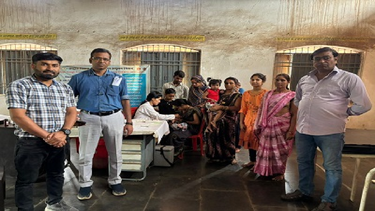 CG : शिशु संरक्षण माह के तहत आंगनबाड़ी केंद्रों में आयोजित स्वास्थ्य सत्रों का निरीक्षण …