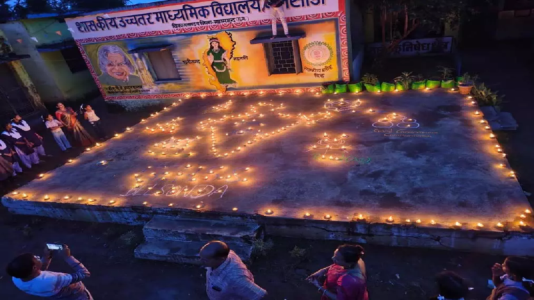 CG : सेवा संकल्प अभियान के तहत मुख्यालय से ग्राम पंचायतों तक जगमगाया आशीर्वाद का दीया …