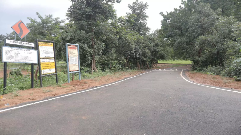 CG : सेवा संकल्प अभियान: जहां पहले कीचड़ में थम जाते थे कदम, अब पक्की सड़क पर दौड़ती है जिंदगी …