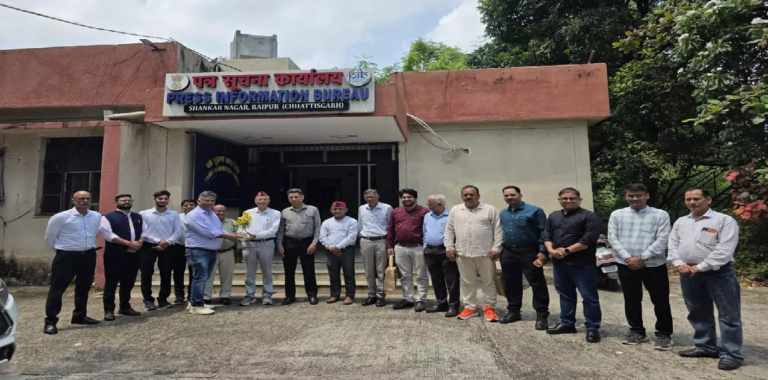 CG : छत्तीसगढ़ की आदिवासी शौर्य गाथा से रूबरू हुआ उत्तराखंड का मीडिया प्रतिनिधिमंडल …