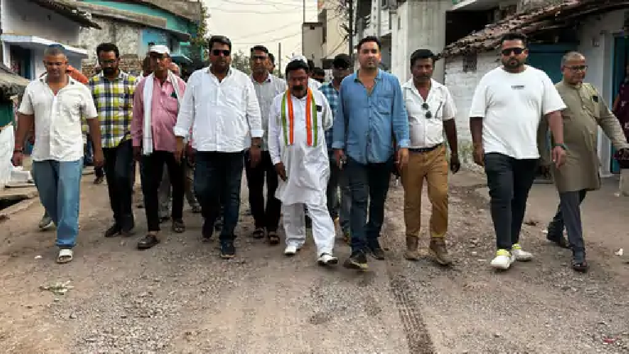 राजनांदगांव : गणेश विसर्जन झांकी से पहले शहर की सड़कों की मरम्मत की जाए नहीं तो होगा आंदोलन …