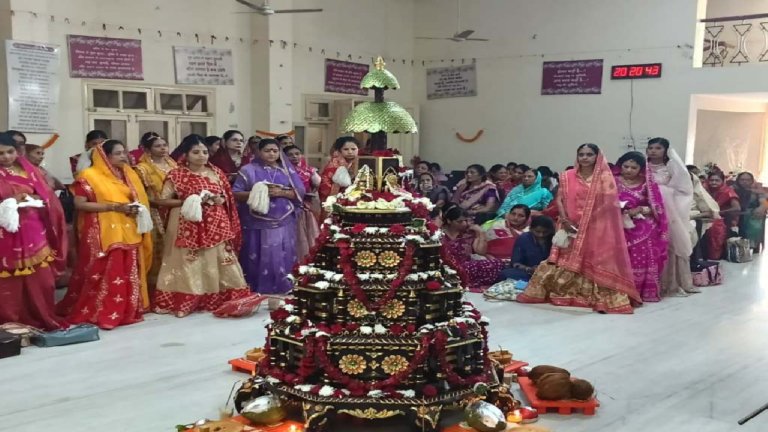 CG : विवेकानंद नगर में 50 दिन की तपस्या पूर्ण करने वाले 45 तपस्वियों का शाही पारणा…