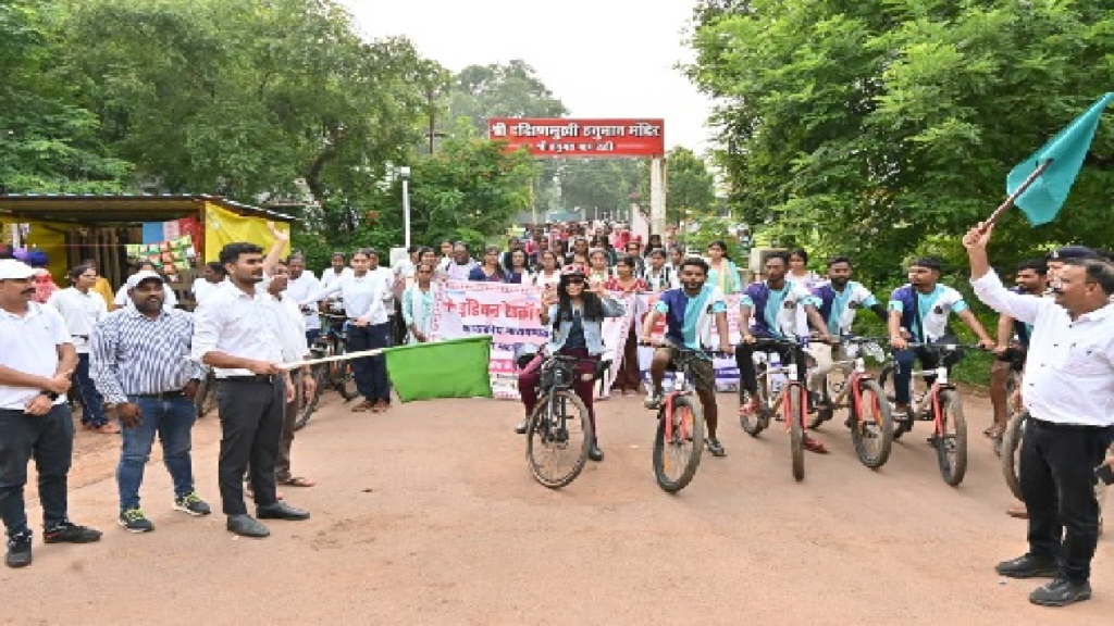 CG : साइकिल के पहियों पर सपनों की उड़ान, रुद्री से गंगरेल तक गूंजा बेटियों के हौसले का संदेश ..