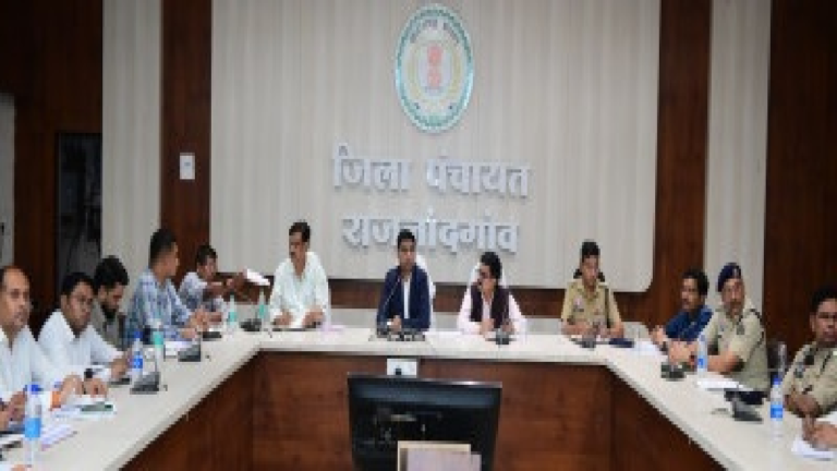 राजनांदगांव : राष्ट्रीय राजमार्ग पर घुमंतु पशुओं के प्रबंधन के लिए ग्राम पंचायतों की सक्रिय भागीदारी जरूरी : कलेक्टर …