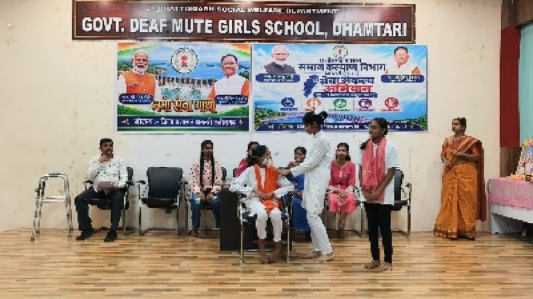 CG : सेवा संकल्प अभियान के तहत श्रवण बाधितार्थ बालिका विद्यालय में लगा विभागीय योजनाओं का प्रचार-प्रसार शिविर…