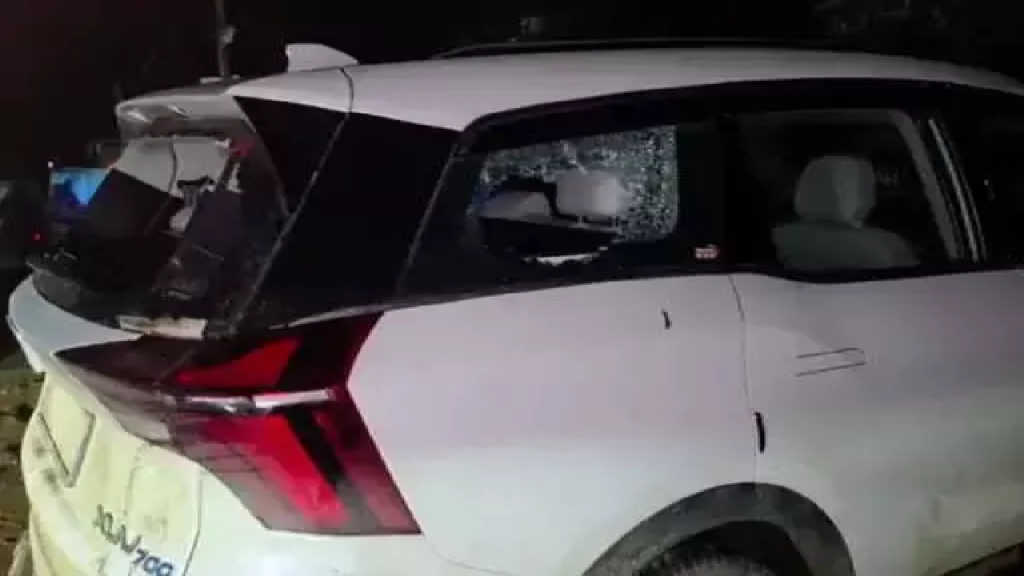 CG : DSP पर टूट पड़े युवक …