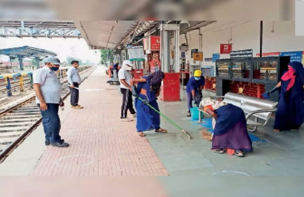 CG : RPF राइजिंग डे की तैयारी तेज, 4 करोड़ से संवारा जा रहा रेलवे स्टेशन …