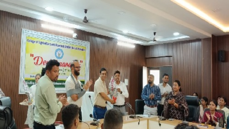 CG : गांव की मिट्टी से वैश्विक मंच तक : दीपक गौराहा ने विद्यार्थियों को सुनाई सफलता की कहानी…
