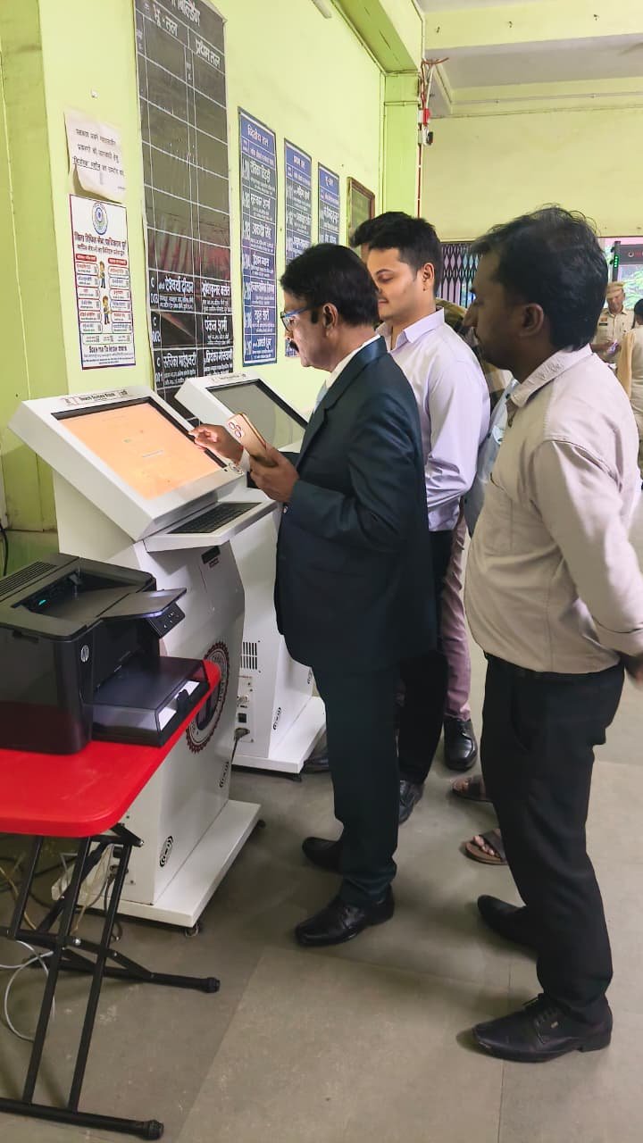 Durg : छत्तीसगढ़ उच्च न्यायालय ने जिला न्यायालयों के लिए लॉन्च कीं 3 नई ई-सेवाएं; दुर्ग जिला अदालत परिसर में KIOSK और AFR ऐप की सुविधा शुरू
